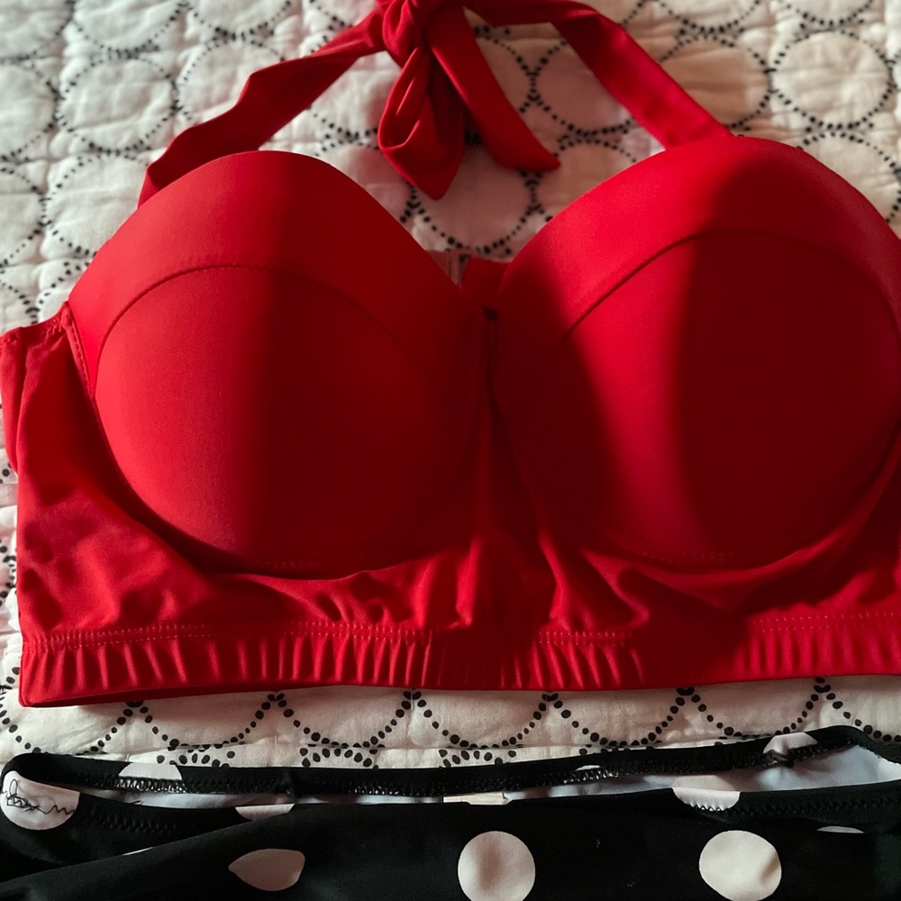 Bikini - Picture 3 of 5